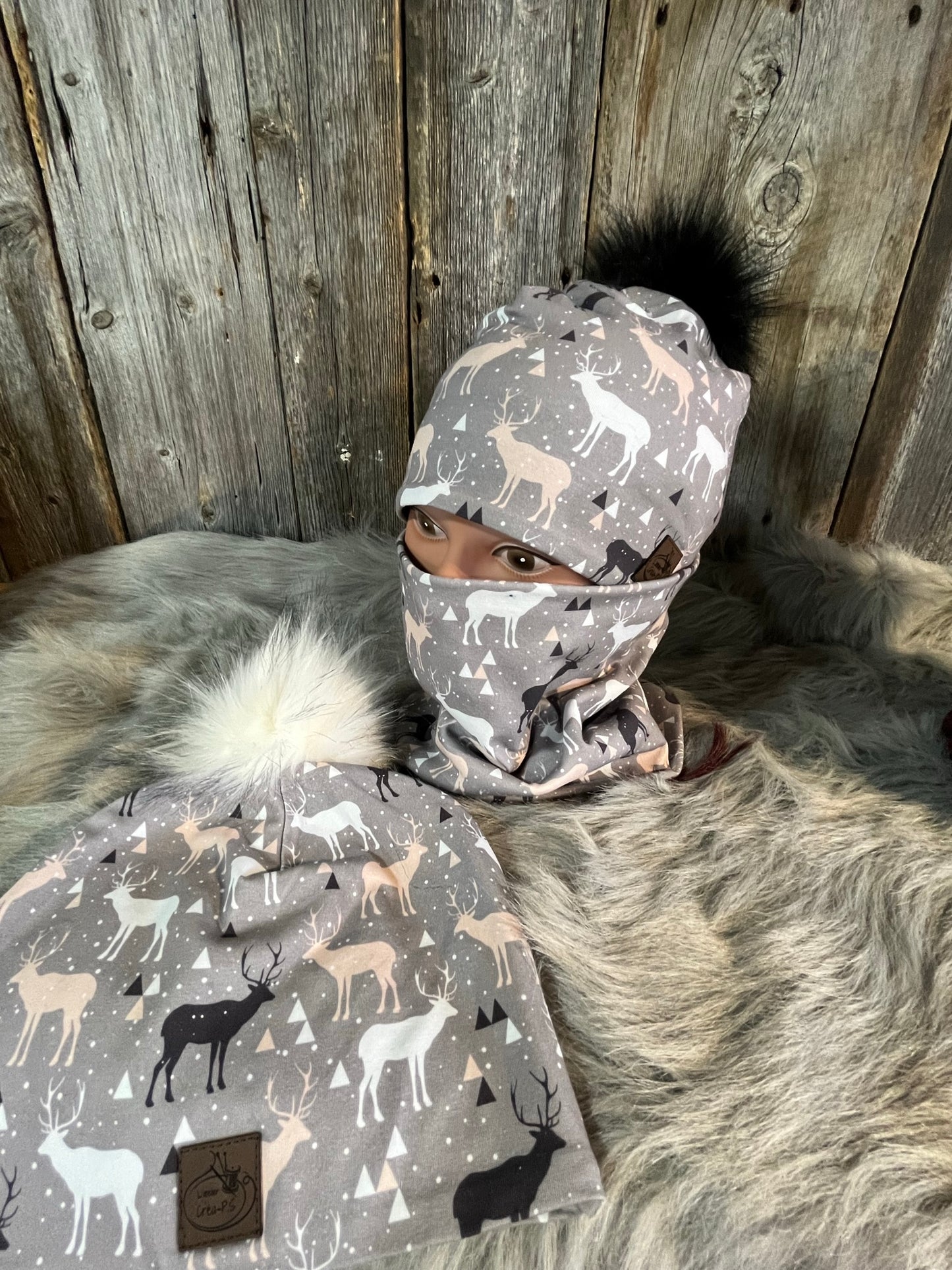 TUQUE et CACHE-COU gris, blanc, rose et noir FORÊT