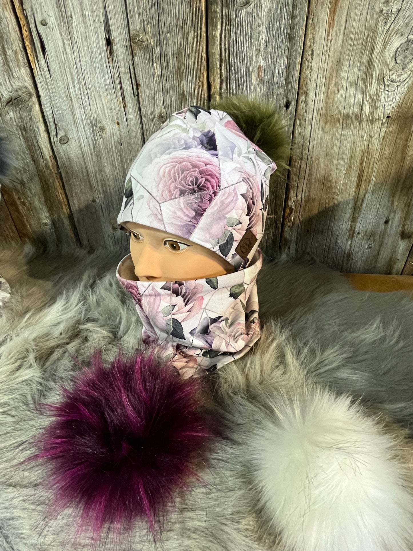 TUQUE et CACHE-COU abstrait blanc, prune FLEURS