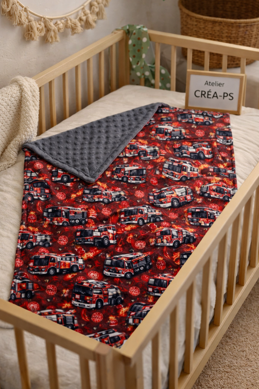 Couverture doudou en Minky doublée - Motif pompier