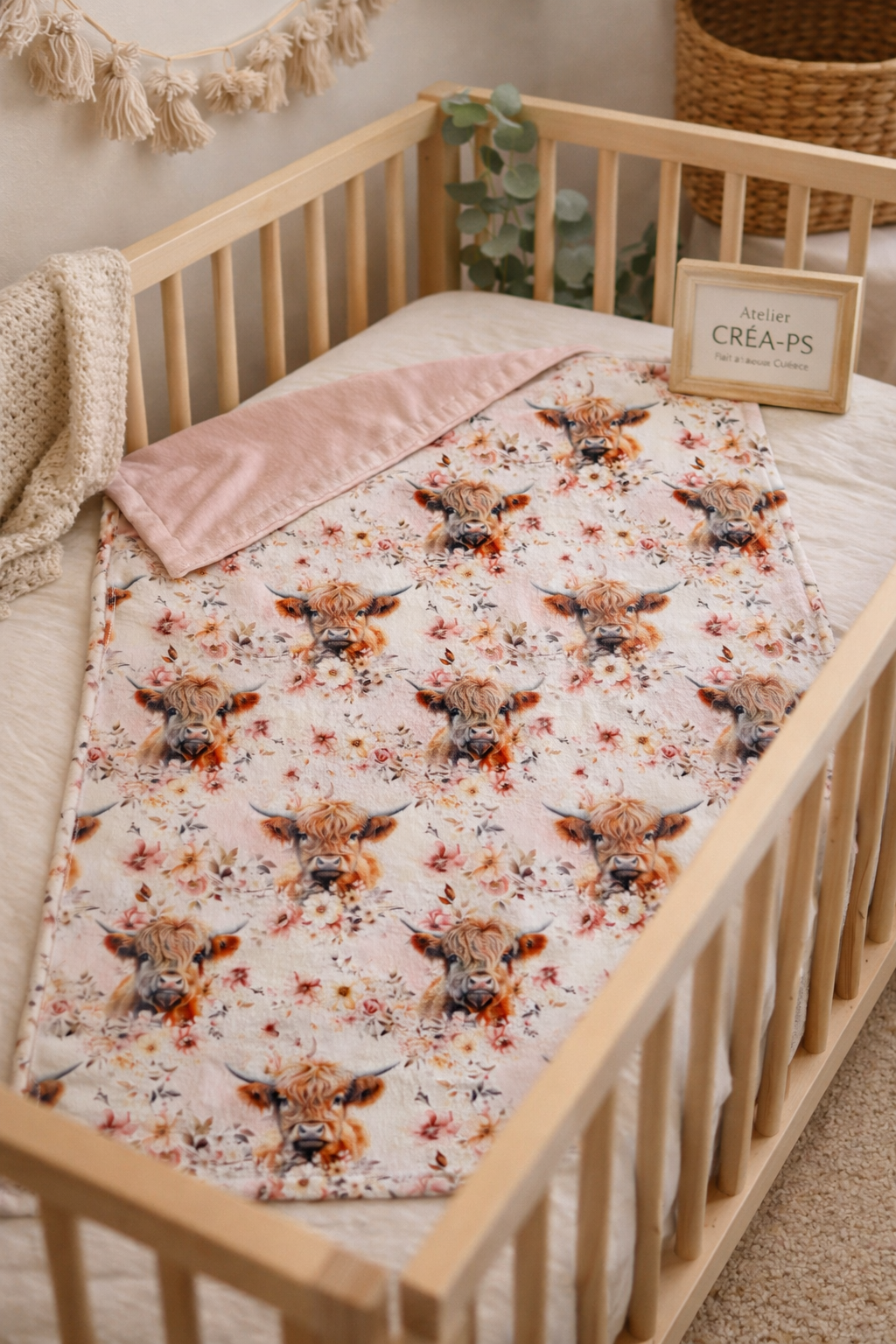 Couverture doudou en Minky doublée - Motif vache highland